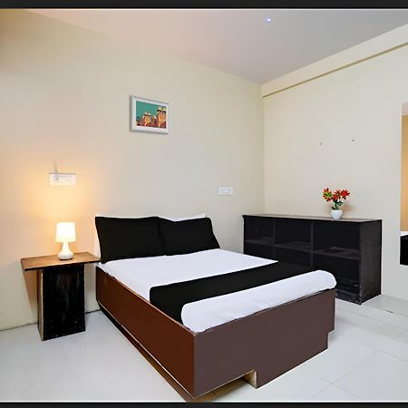 Selfie Rooms Surat Ngoại thất bức ảnh