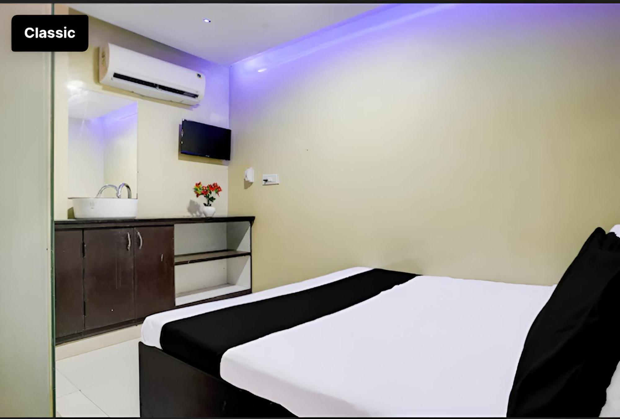 Selfie Rooms Surat Ngoại thất bức ảnh