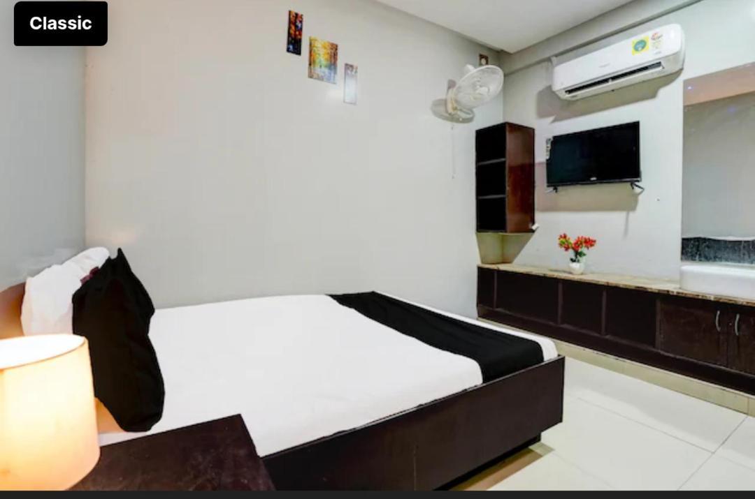 Selfie Rooms Surat Ngoại thất bức ảnh