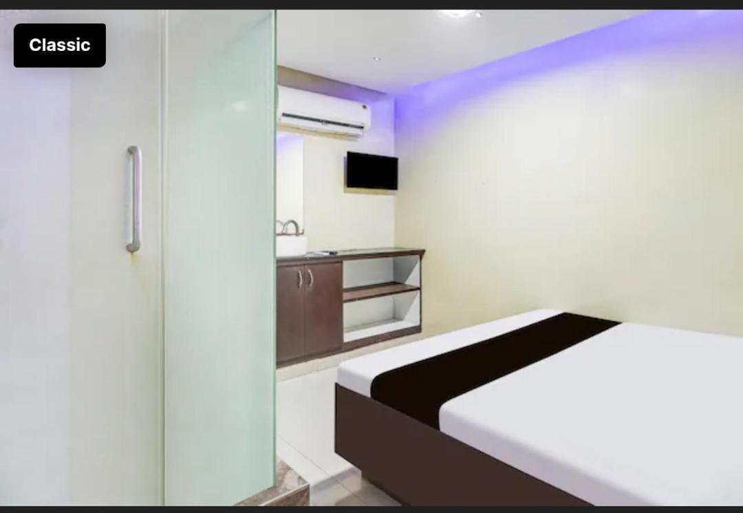 Selfie Rooms Surat Ngoại thất bức ảnh